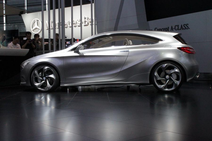  Mercedes-Benz A-Class Concept 2011 года  (фото 9 из 129)